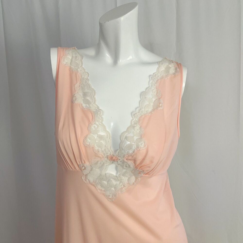 Vintage 1970s Kayser Peachy Pink Cream Lace Maxi Night Gown Women's Size 2 - Picture 2 of 6
